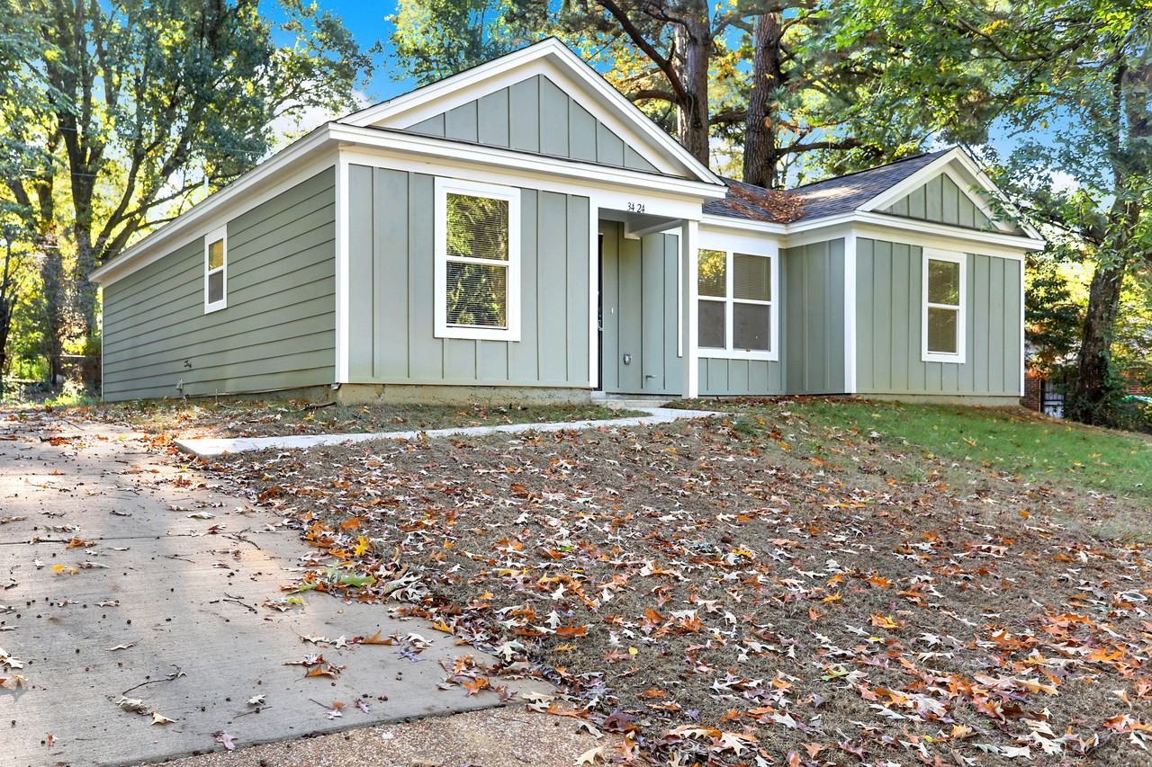 4489 Beacon Hill Dr #1 - Photo 2 of 9