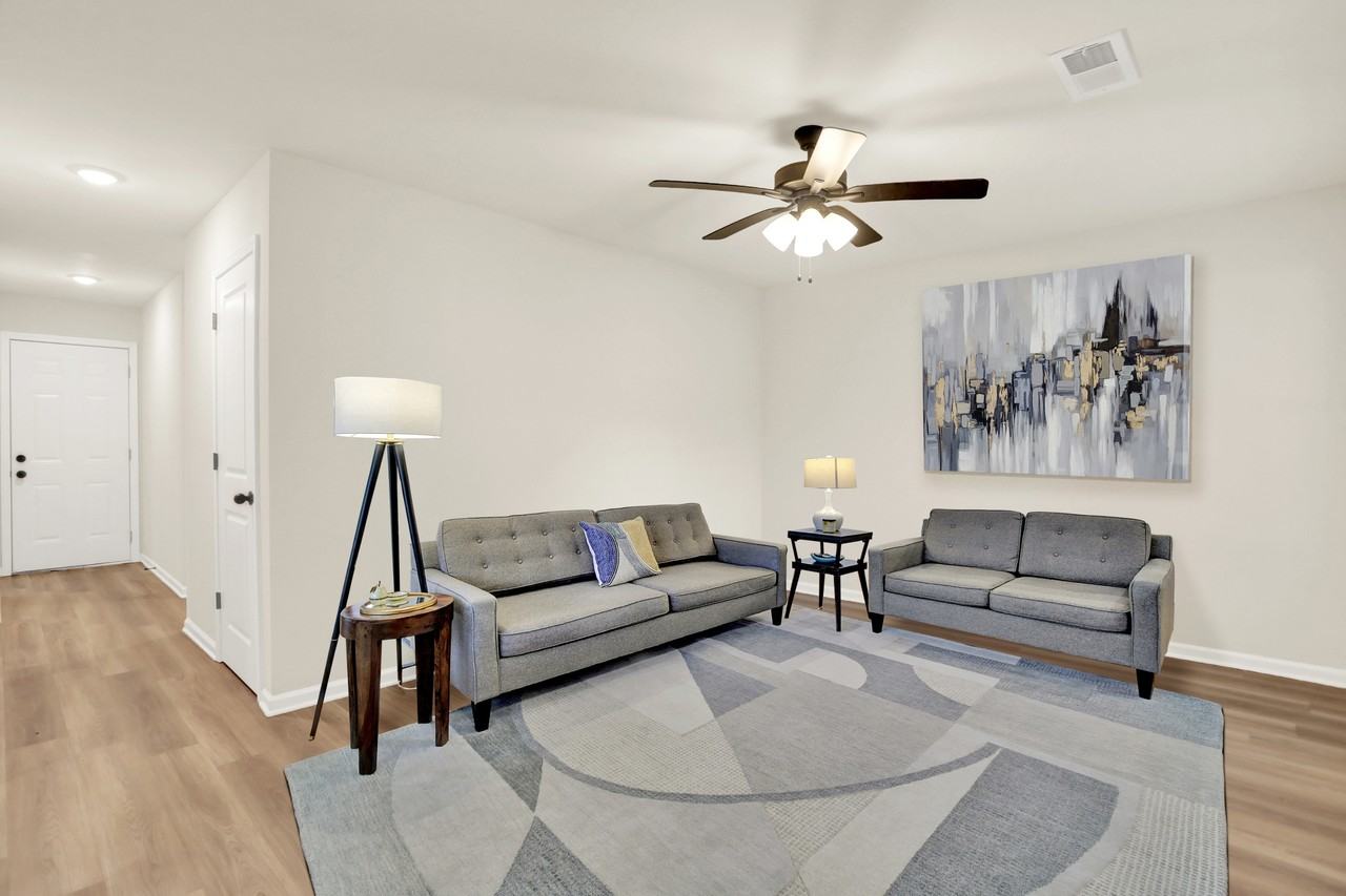 4489 Beacon Hill Dr #1 - Photo 3 of 9