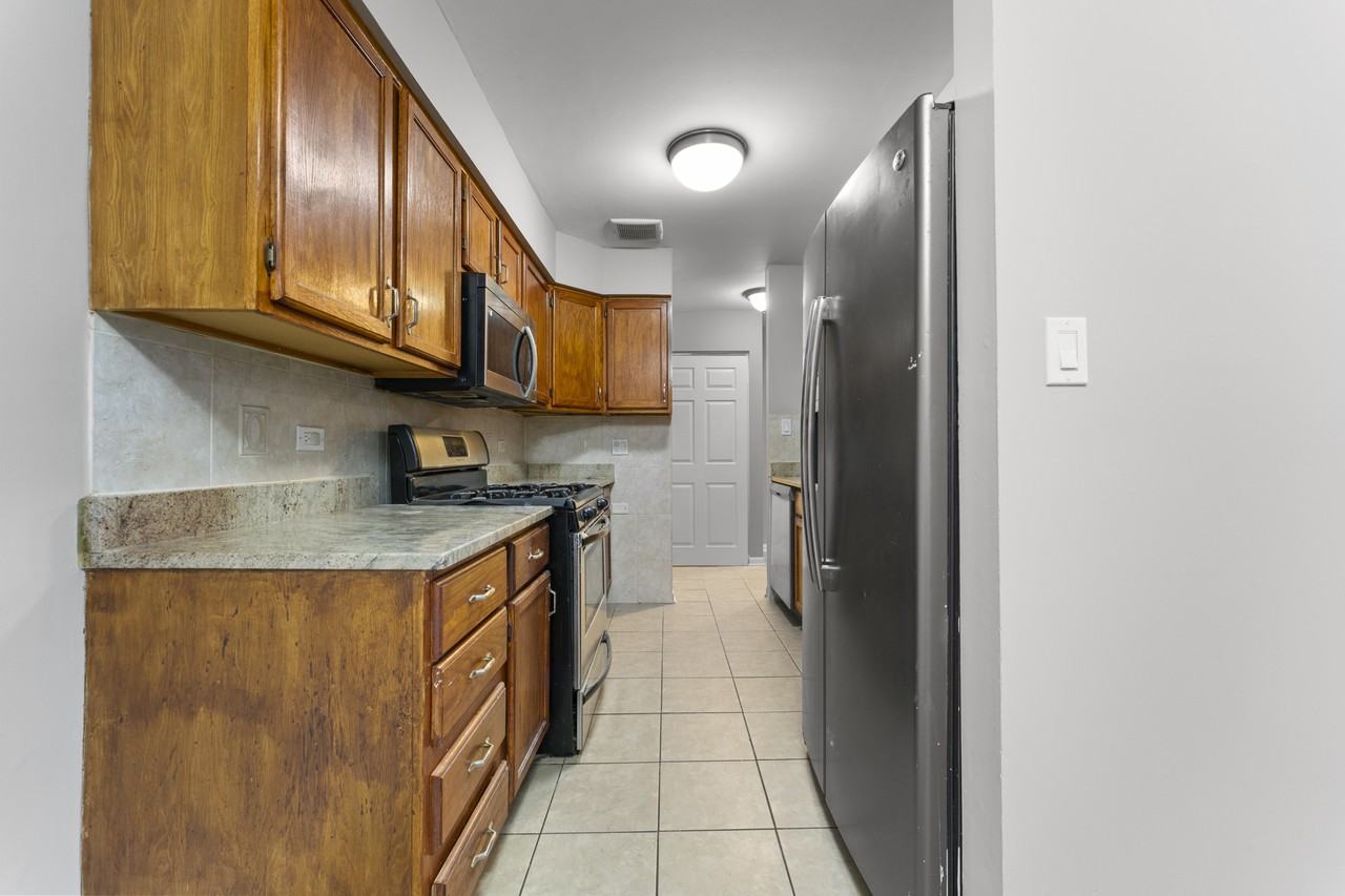 1500 Robin Circle #1 - Photo 5 of 14