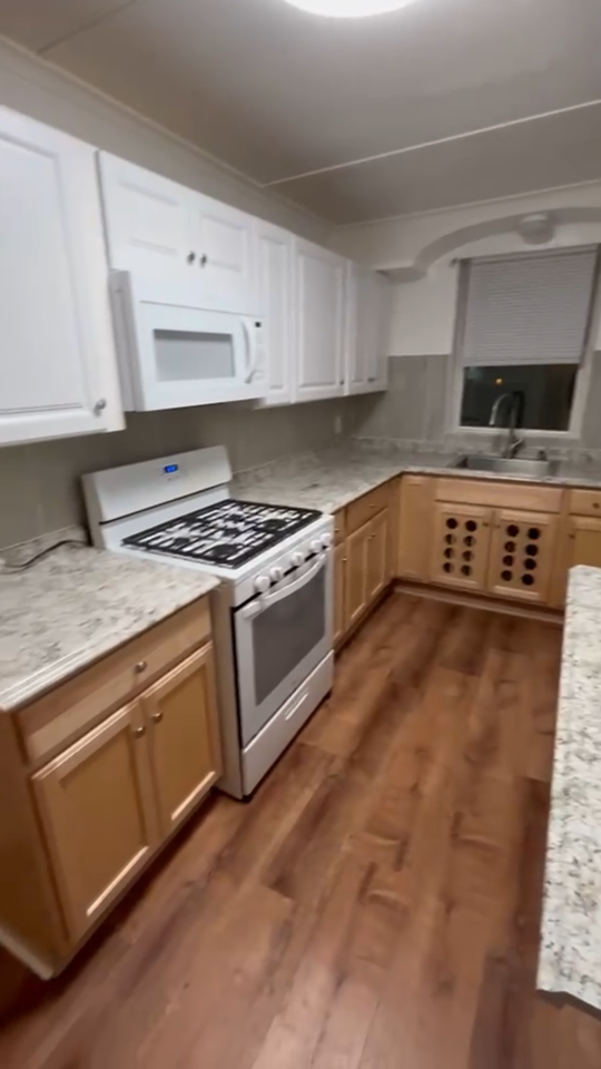 37 Middle Street #2 - Photo 4 of 9