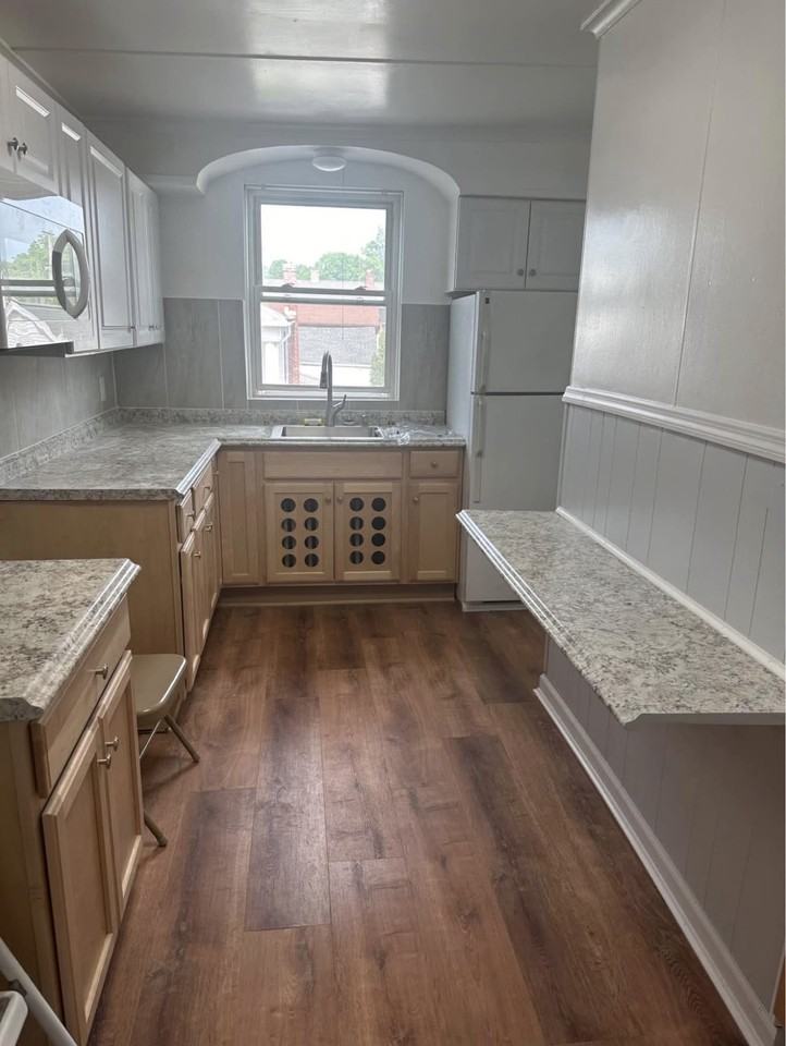 37 Middle Street #2 - Photo 7 of 9