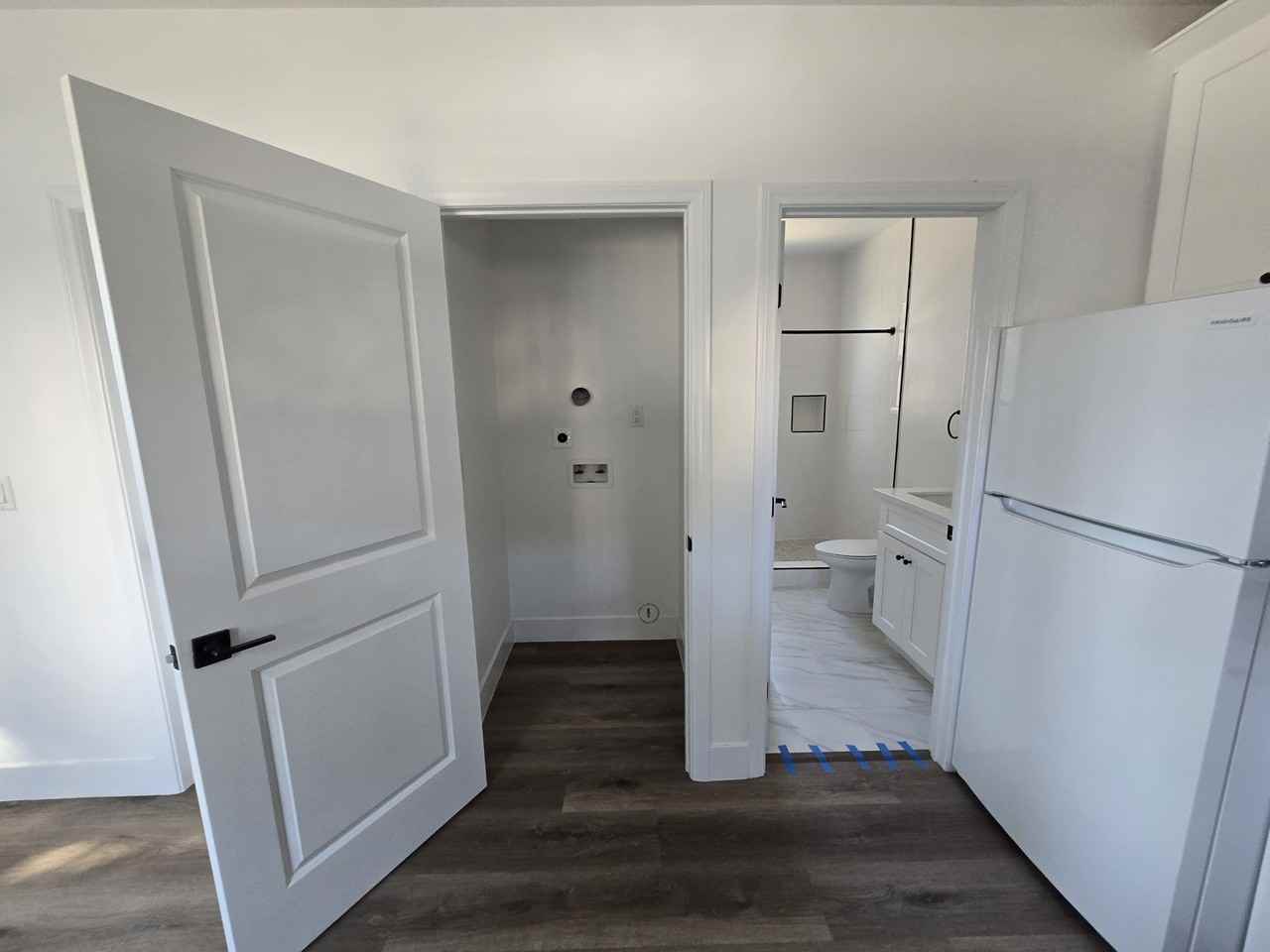 4019 1/2 Hooper Ave #4019-1-2 - Photo 4 of 6