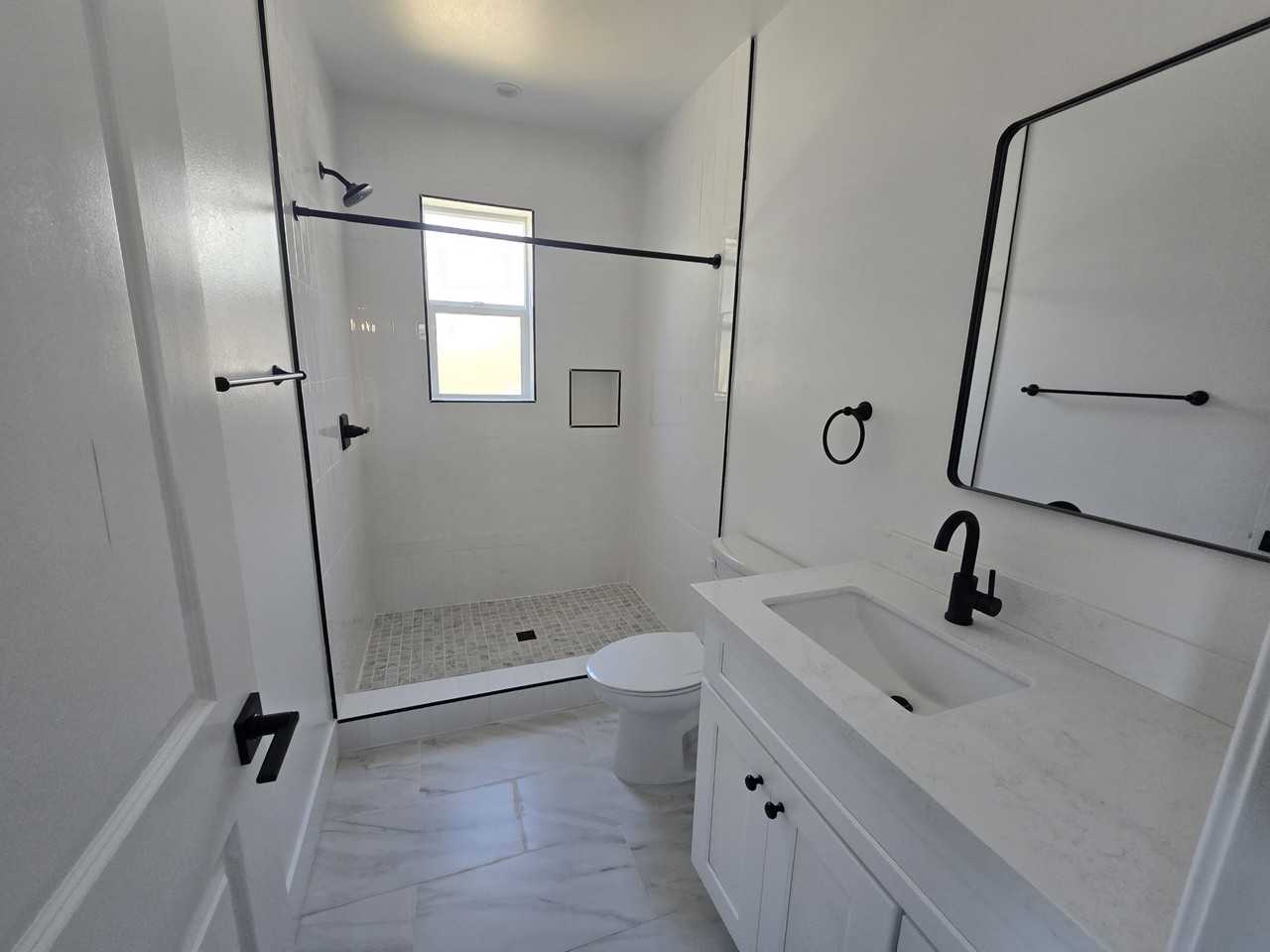 4019 1/2 Hooper Ave #4019-1-2 - Photo 5 of 6