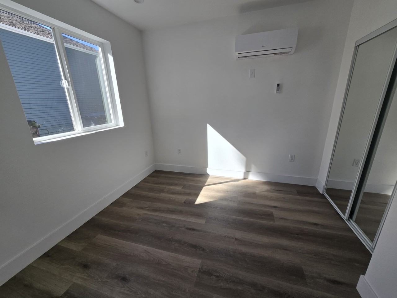 4019 1/2 Hooper Ave #4019-1-2 - Photo 6 of 6