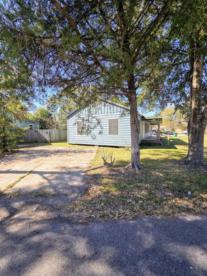 401 West Dewey Avenue #1