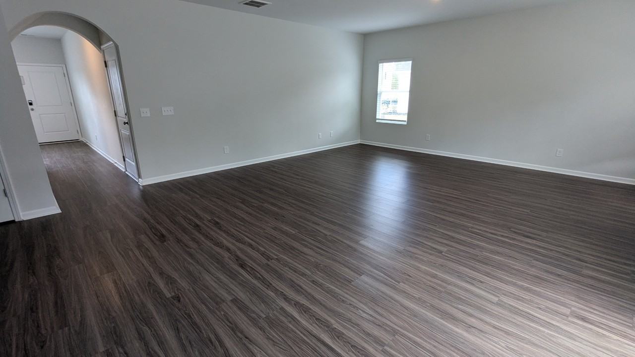 130 Freesia Dr - Photo 5 of 10