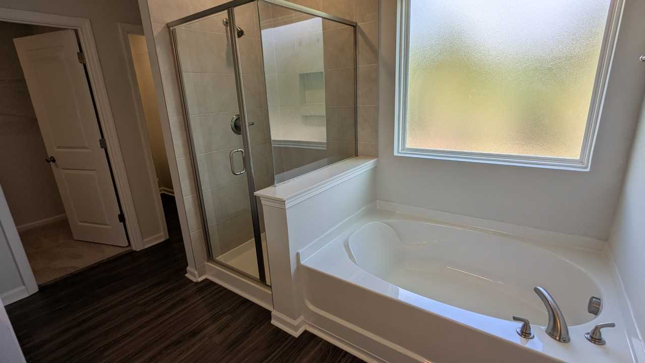 130 Freesia Dr - Photo 7 of 10