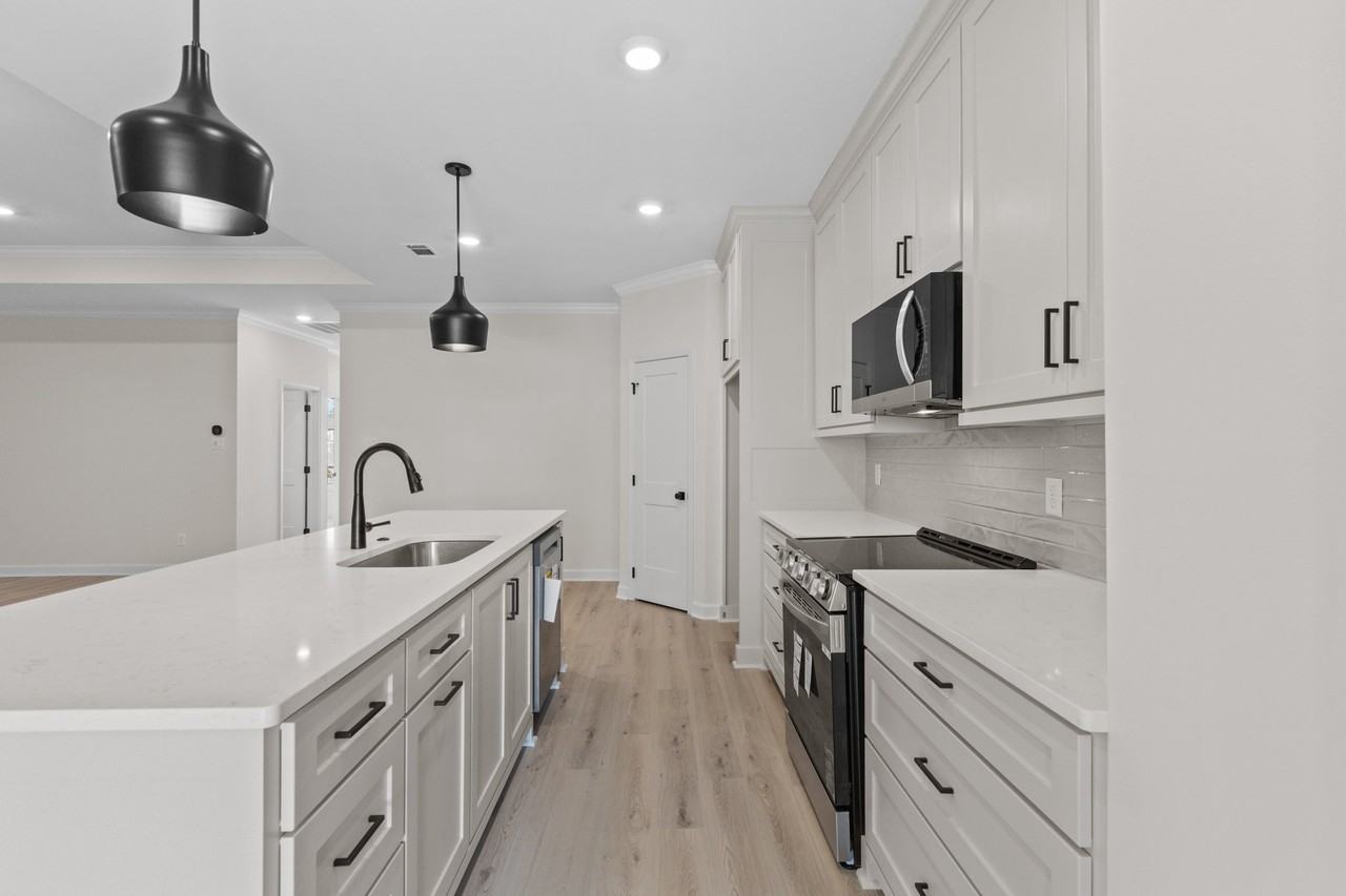 107 Edgewood Cir #1 - Photo 4 of 11