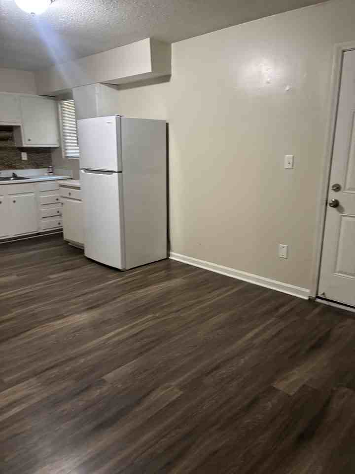 5204 Breckenwood Drive #1 - Photo 7 of 9