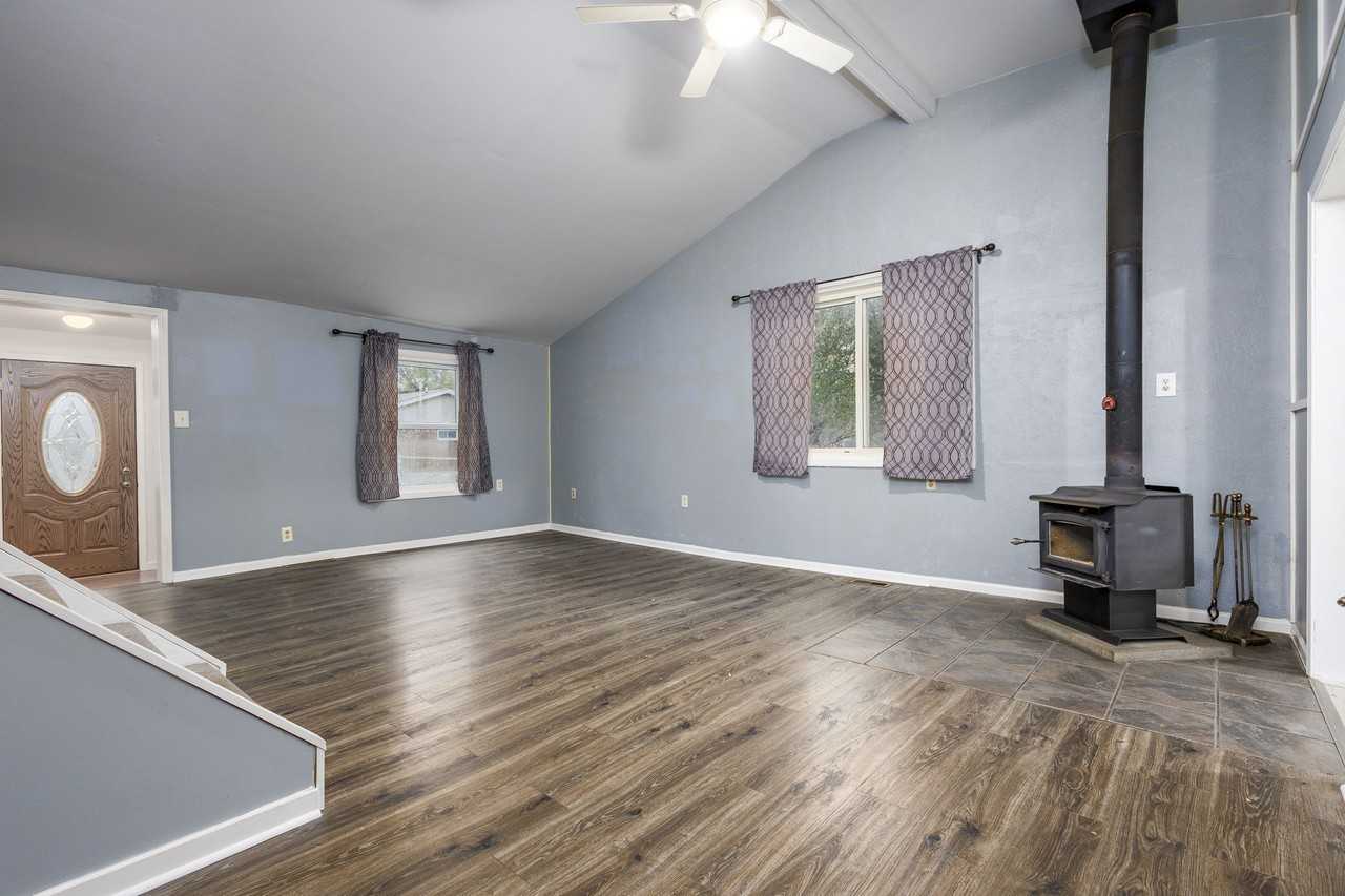 9156 Elizabeth St #1 - Photo 3 of 21