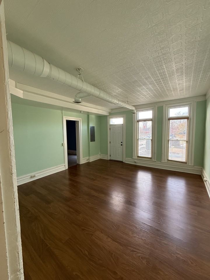 36 North Howell Street #1 - Photo 2 of 10