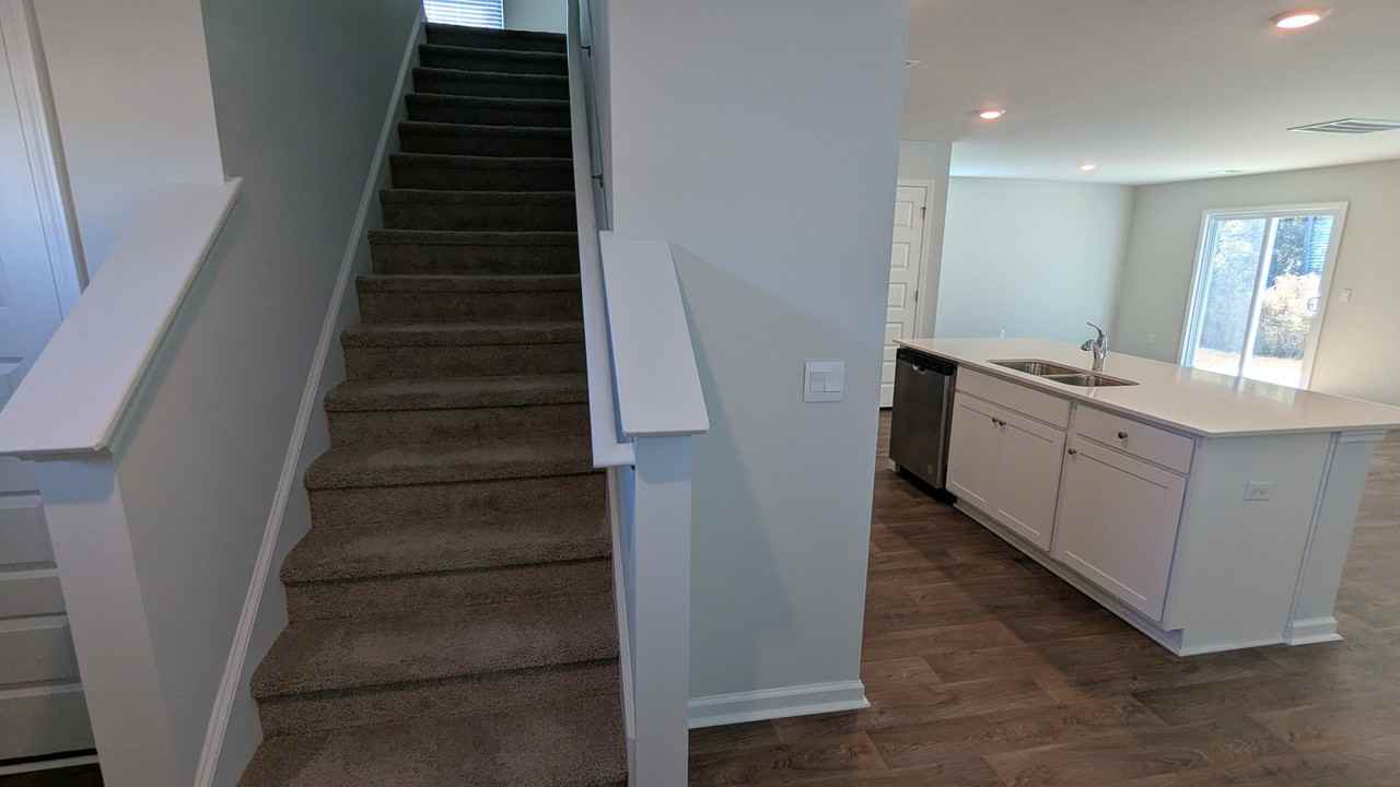 140 Ponderosa Lp - Photo 4 of 10