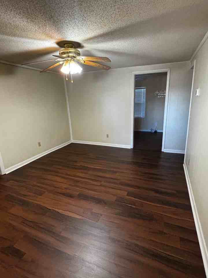 500 Azalea St #1 - Photo 3 of 19