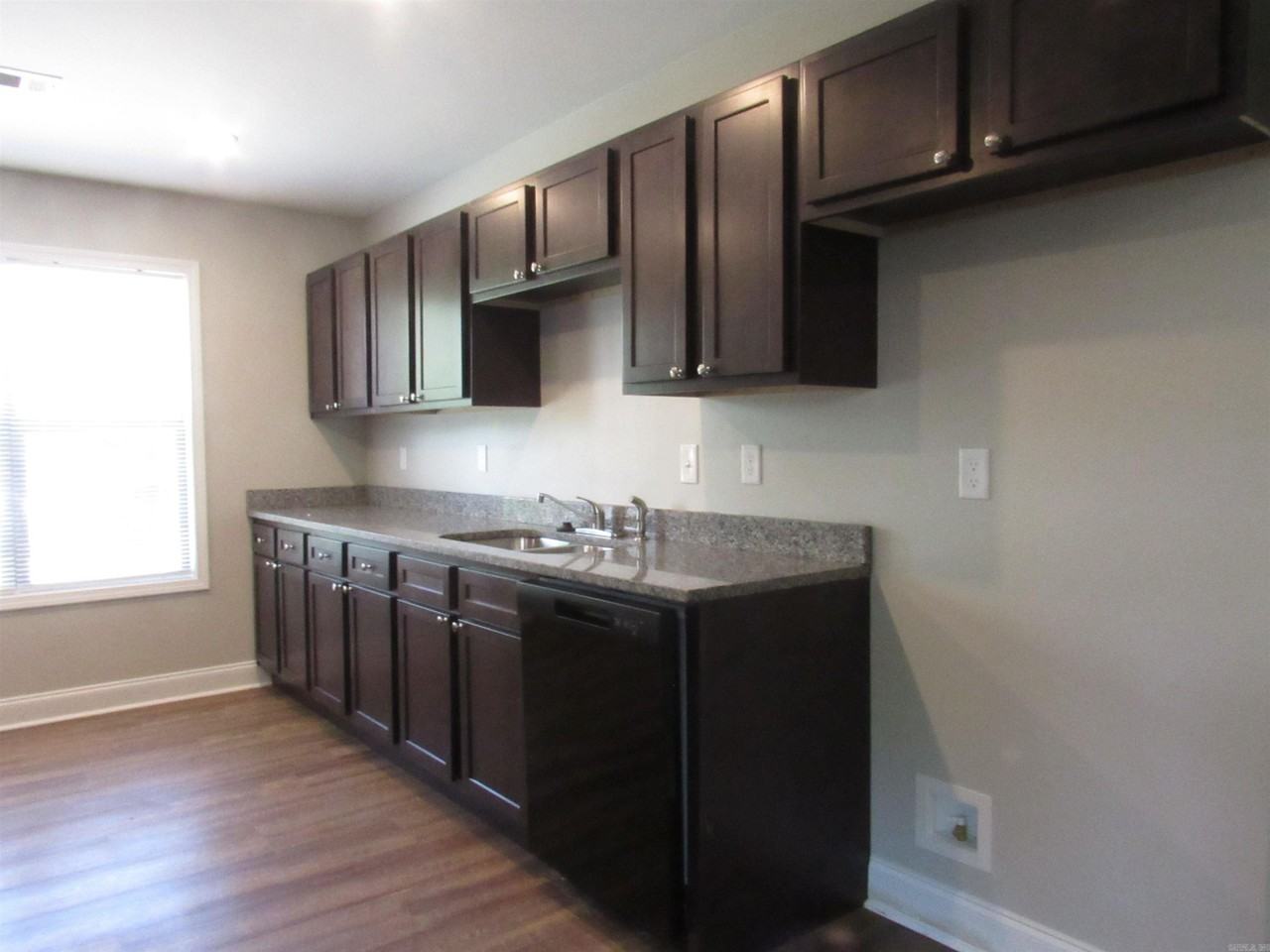 1515 Stamps St #1 - Photo 3 of 12