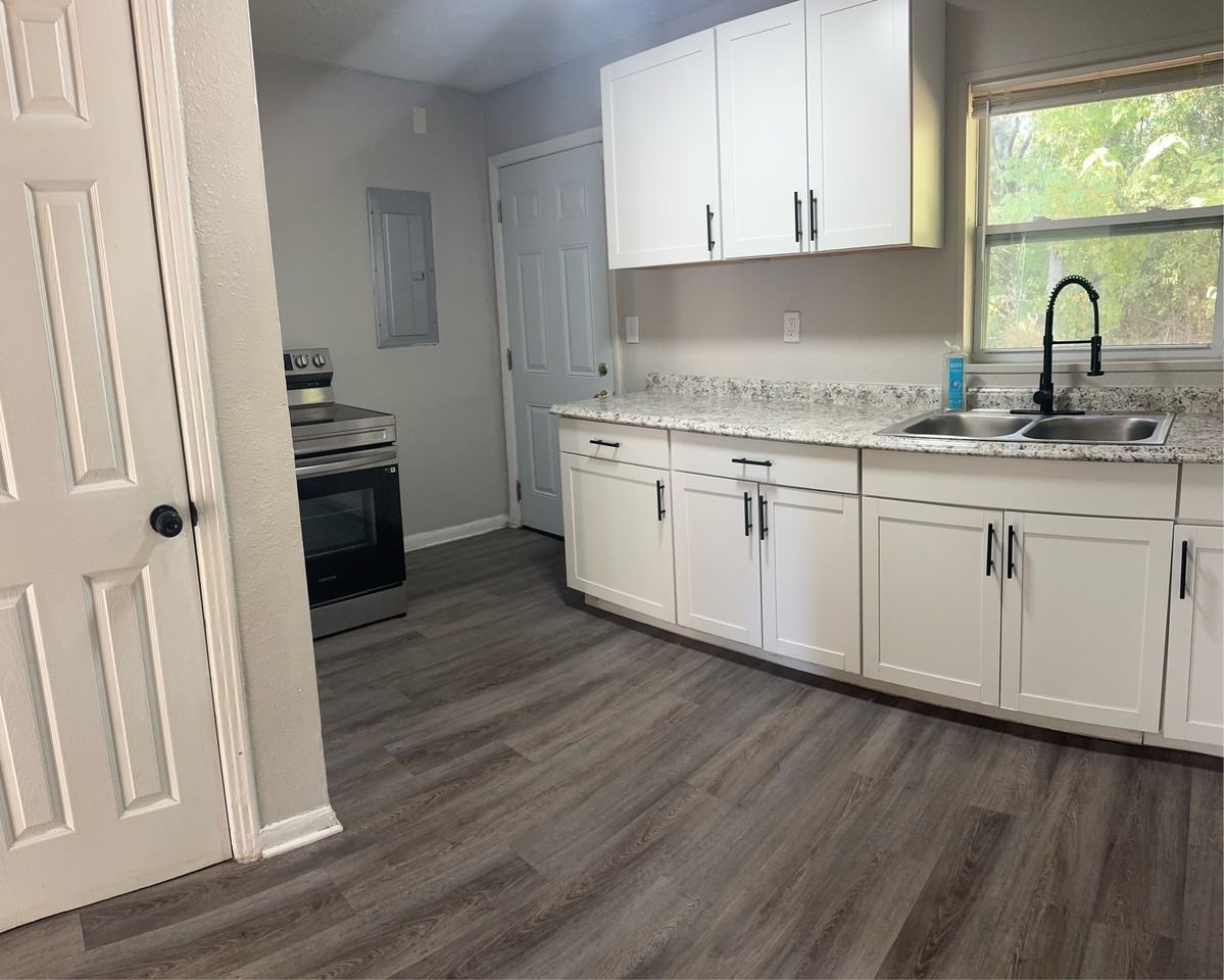 2603 Beaverbrook Place #1 - Photo 4 of 7