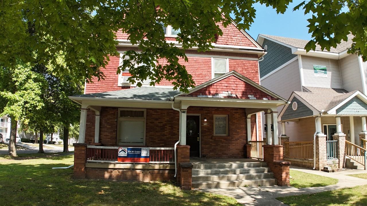 714 W Green St #2 - Photo 3 of 6