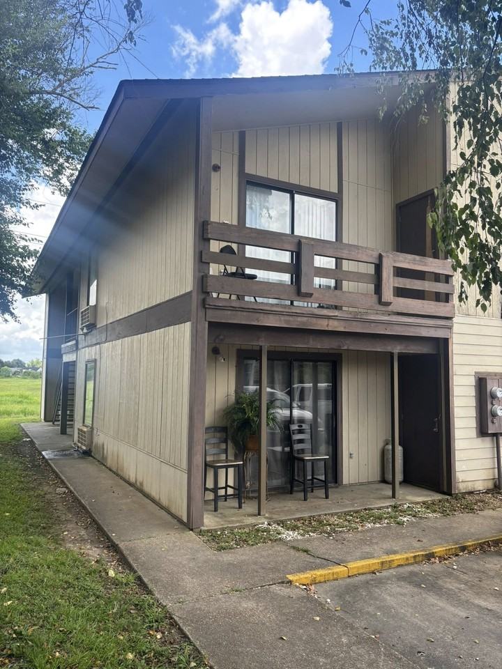 303 Cougar Rdg #6 - Photo 2 of 3