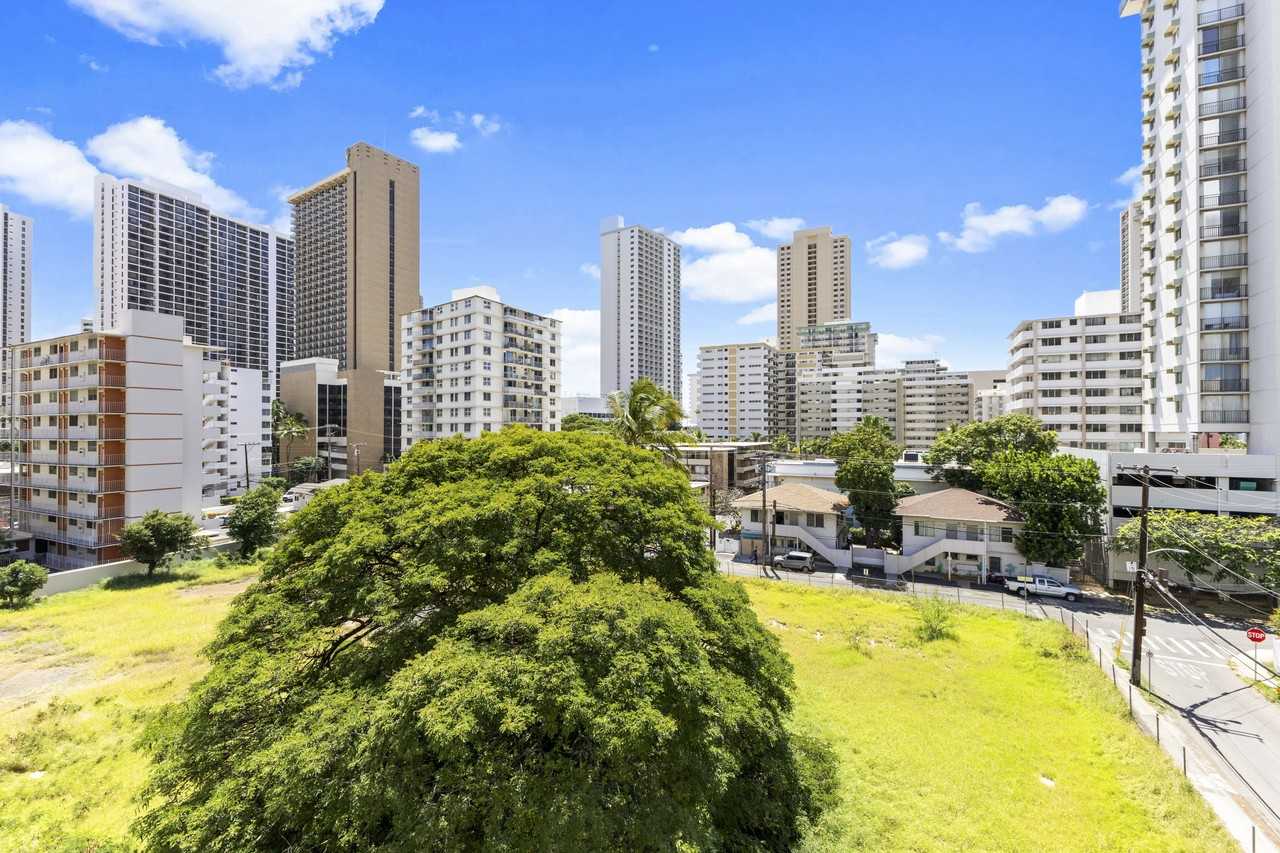 249 Kapili St Apt 501a #501A - Photo 2 of 10