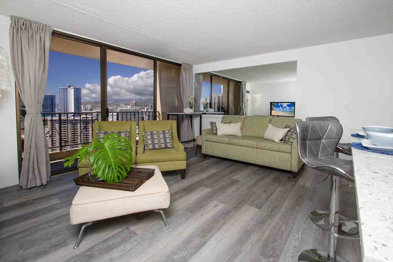 411 Hobron Lane #3006