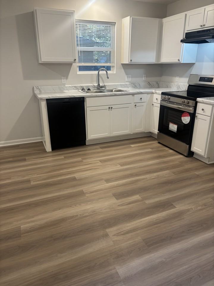 5383 Clinchport Circle #1 - Photo 4 of 11