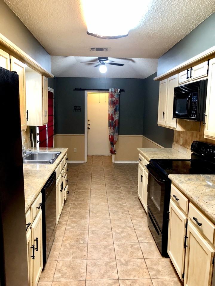 5113 56th Street - Photo 4 of 9