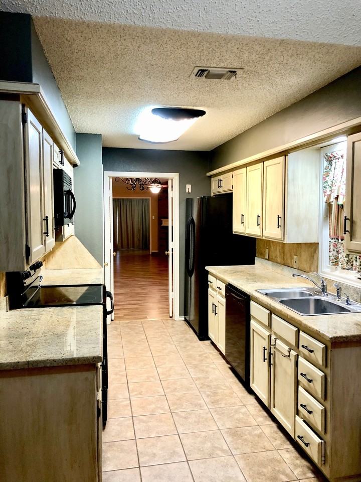 5113 56th Street - Photo 5 of 9