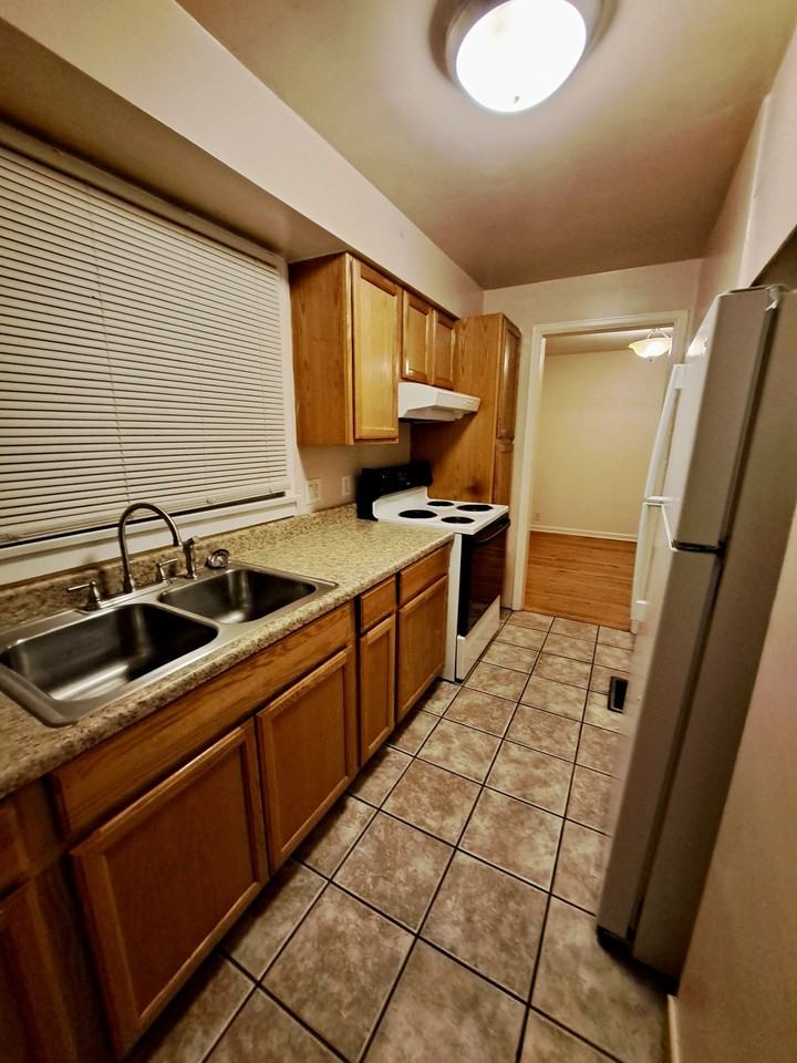 2357 Emerson Ave #2357 - Photo 4 of 9