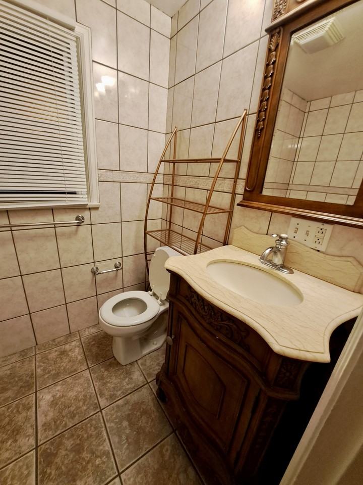 2357 Emerson Ave #2357 - Photo 5 of 9