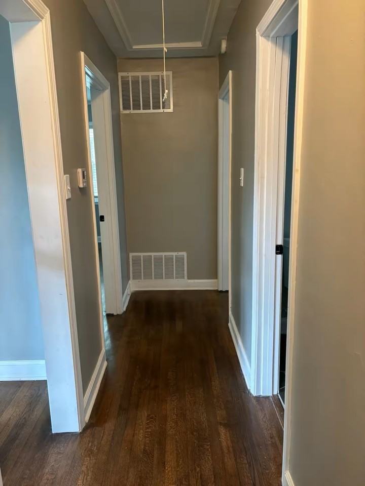 469 Lytle St #1 - Photo 5 of 10