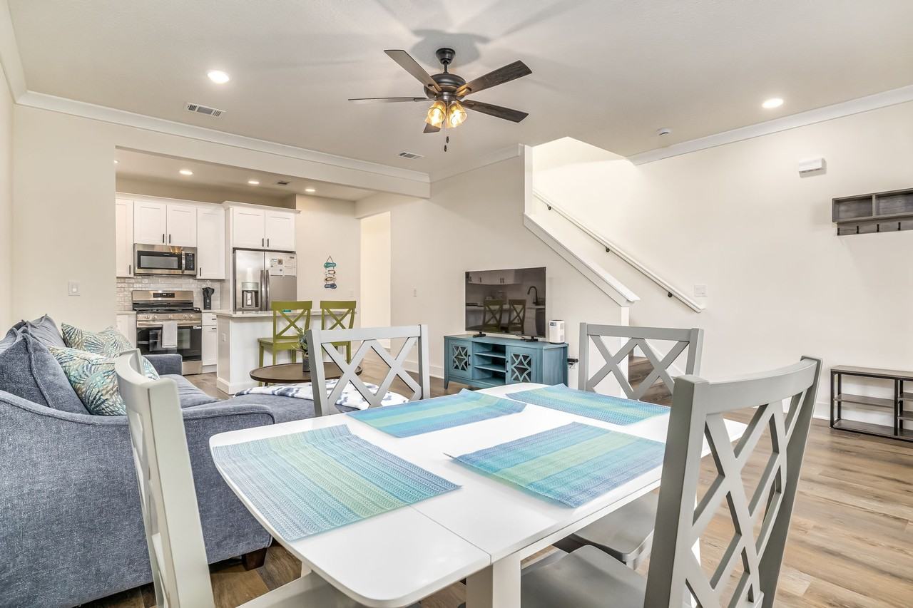 536 North Boulevard #A - Photo 3 of 25