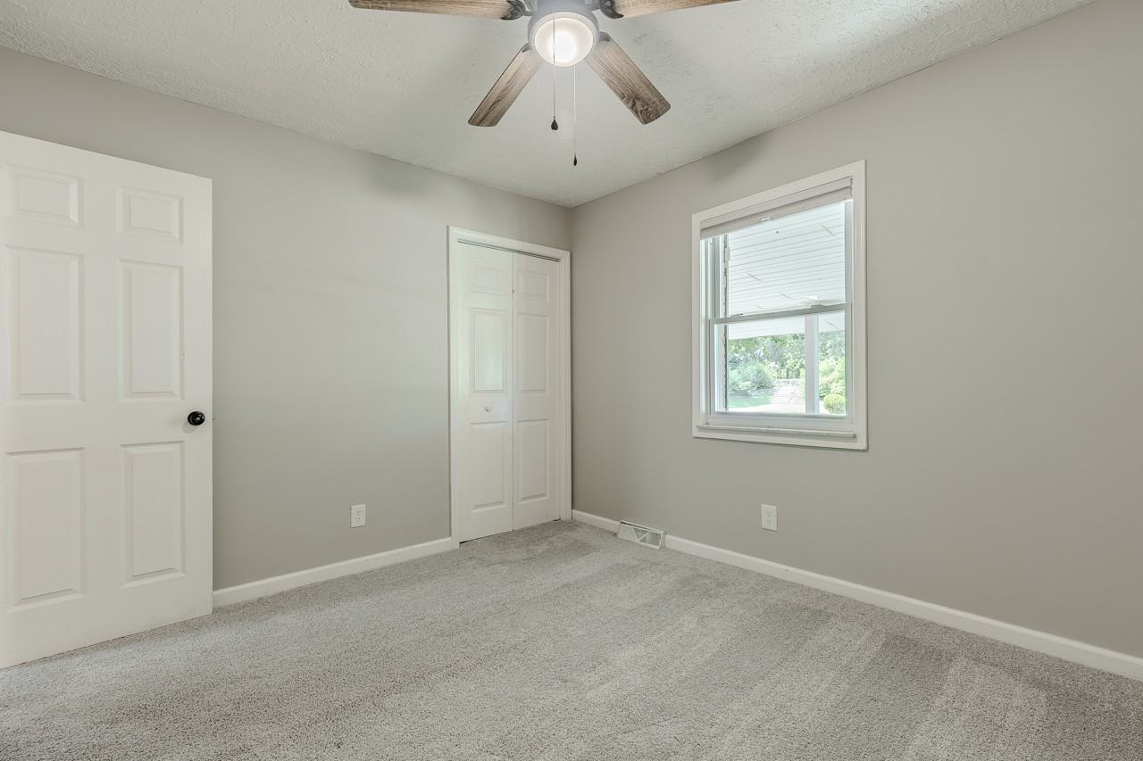 343 Meadowview Dr #1 - Photo 5 of 10