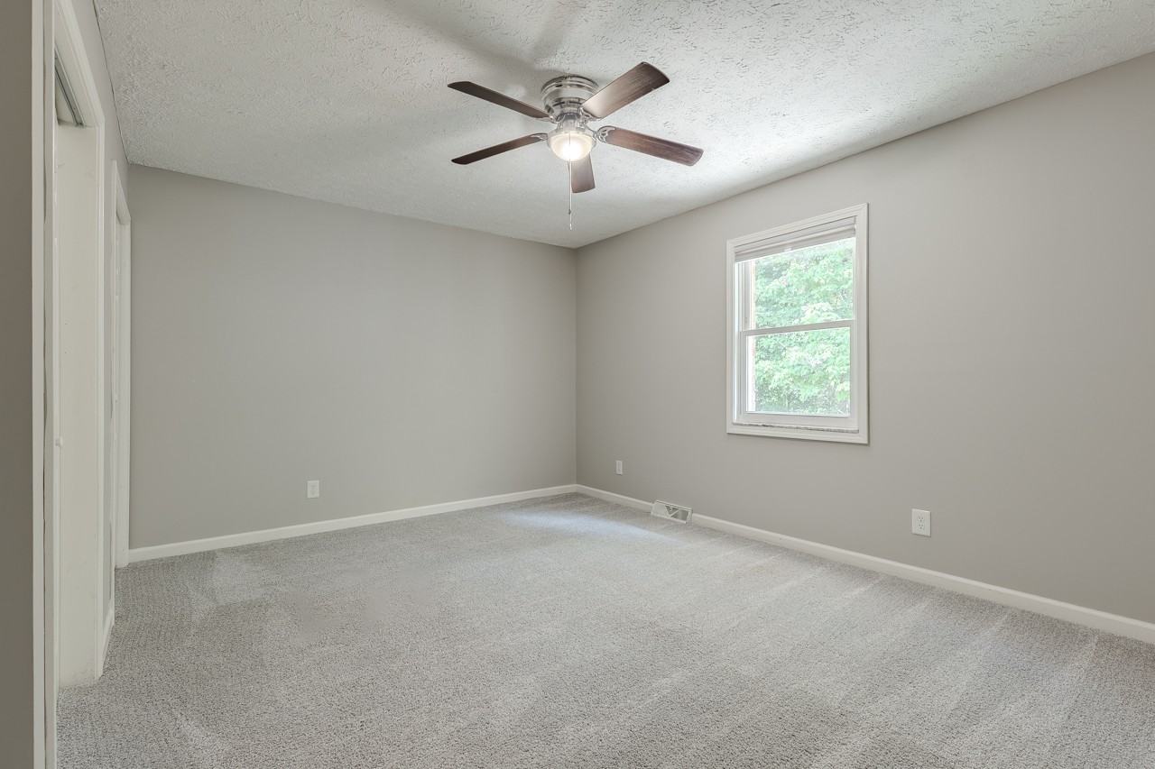 343 Meadowview Dr #1 - Photo 7 of 10