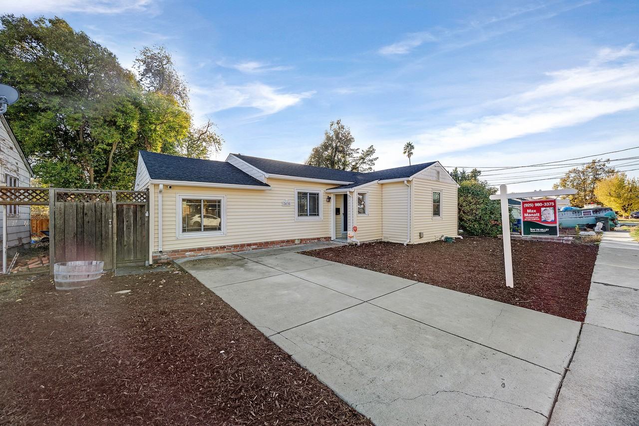 2438 Upland Dr #1 - Photo 3 of 30