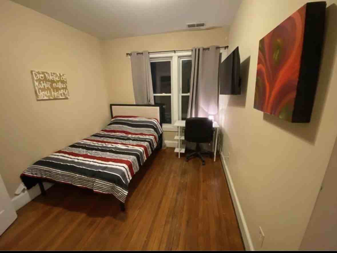 2626 11th Street Northwest - Photo 5 of 8