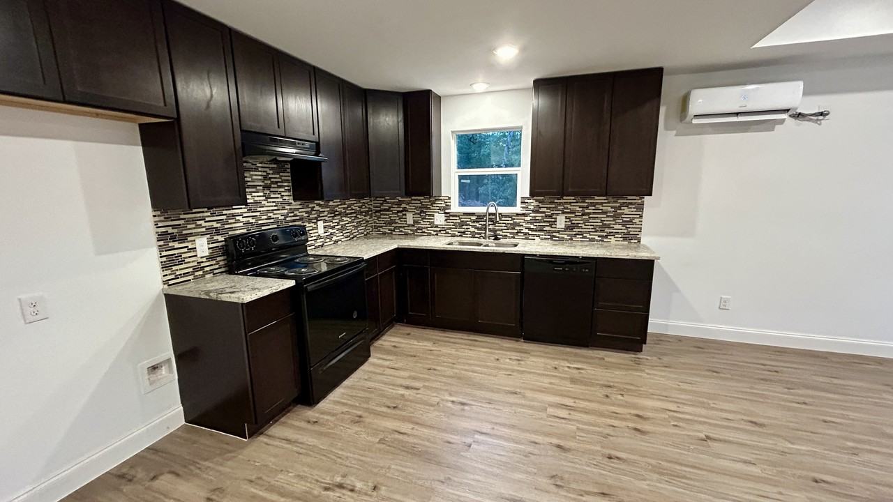 7130 Shawnee Cir #0 - Photo 3 of 37
