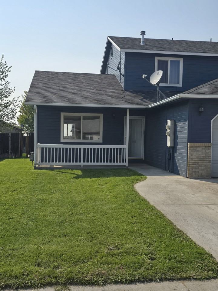 1265 Del Rio St #1 - Photo 2 of 2