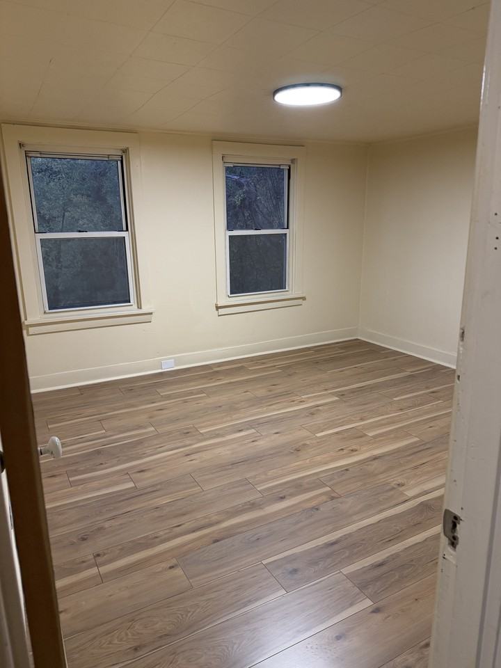 903 Cliff Street #1 - Photo 5 of 8