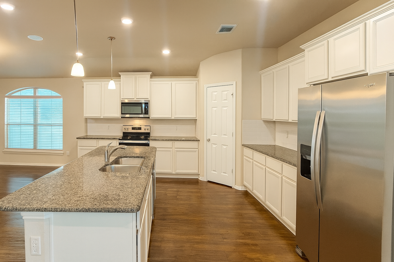 263 Bainbridge Rd #1 - Photo 6 of 29