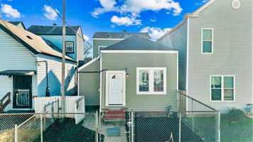 featured image of 502 East Ormsby Avenue #1