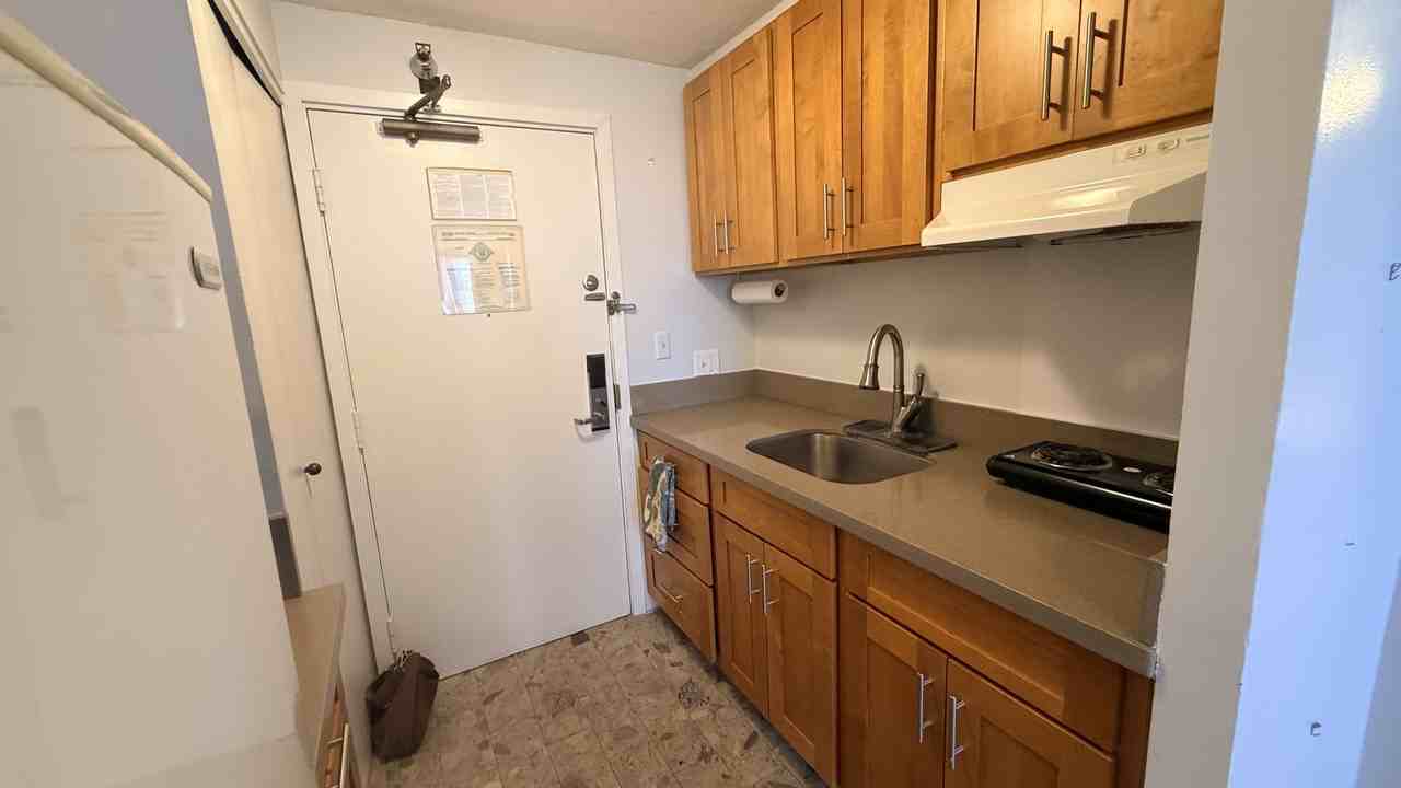 1700 Ala Moana Boulevard #1902 - Photo 5 of 33