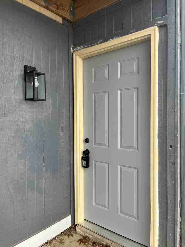 708 Ne Ball Dr #D - Photo 2 of 18