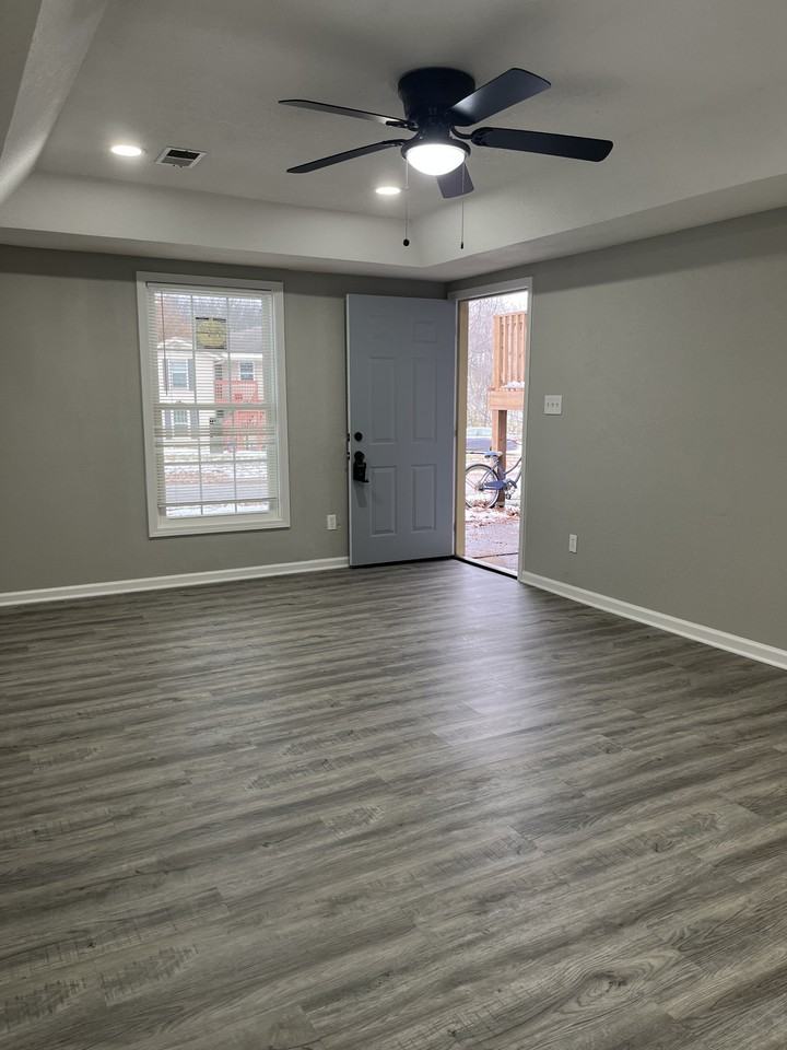 708 Ne Ball Dr #D - Photo 6 of 18