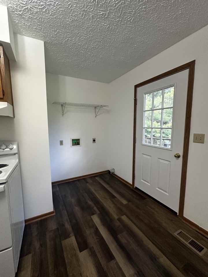 106 Sharon Drive #1 - Photo 3 of 10