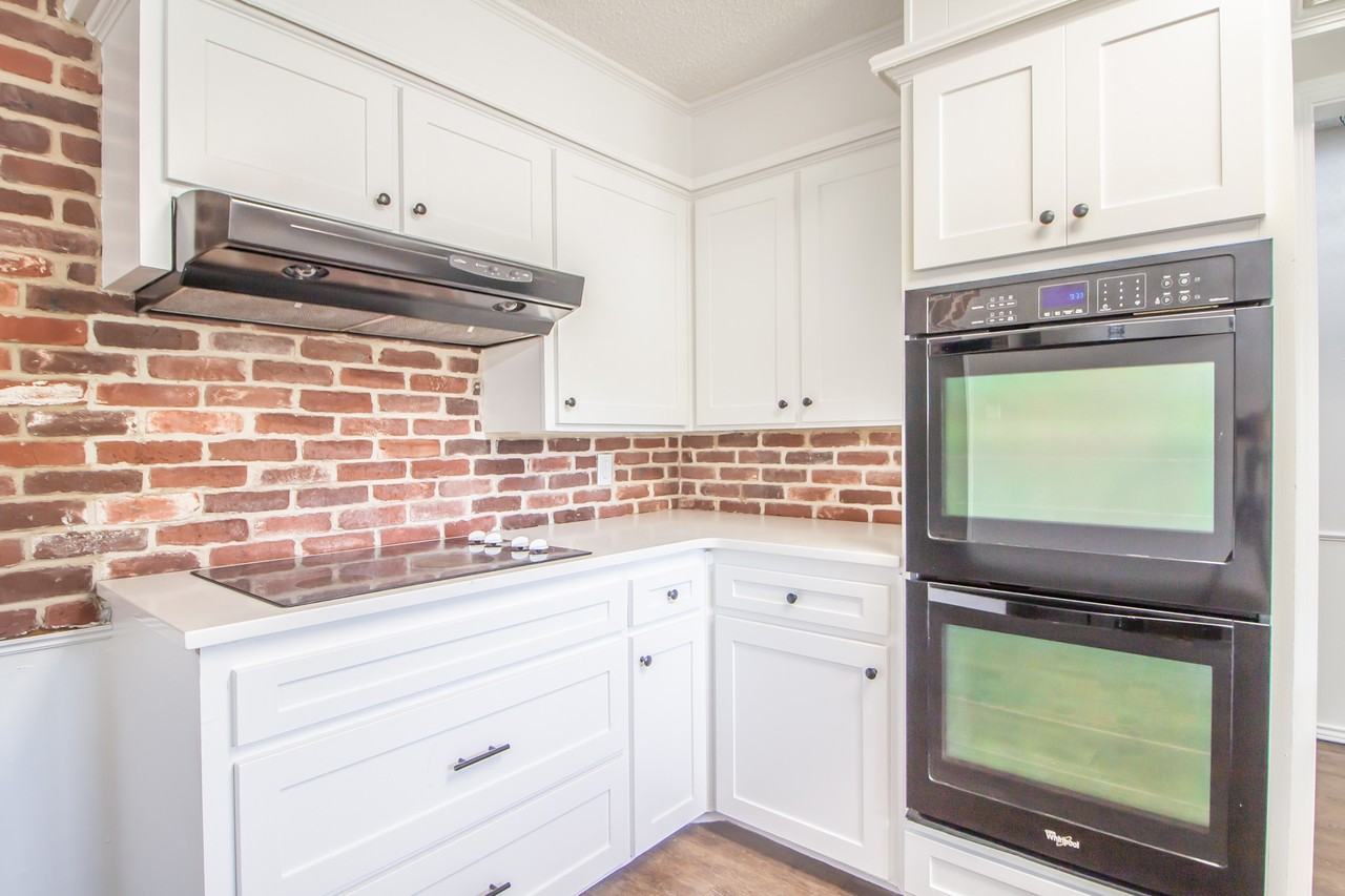 3216 67th Street - Photo 7 of 24