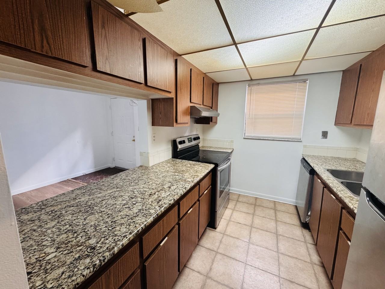 204 204 - Photo 2 of 12