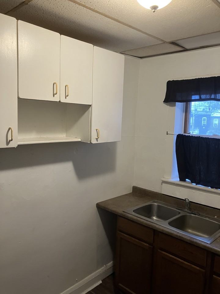 1312 Pontiac Ave #1 - Photo 3 of 6