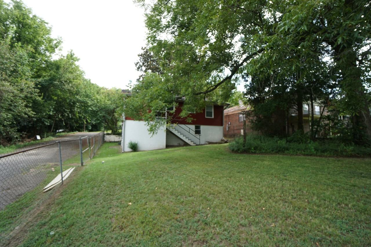 112 13th Ave N #1 - Photo 6 of 23