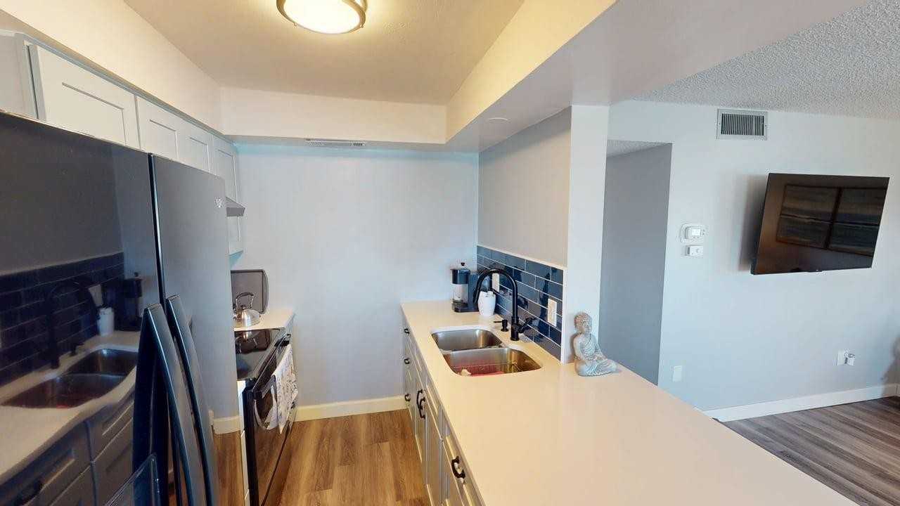 105 47th Avenue Drive West #377 - Photo 5 of 15