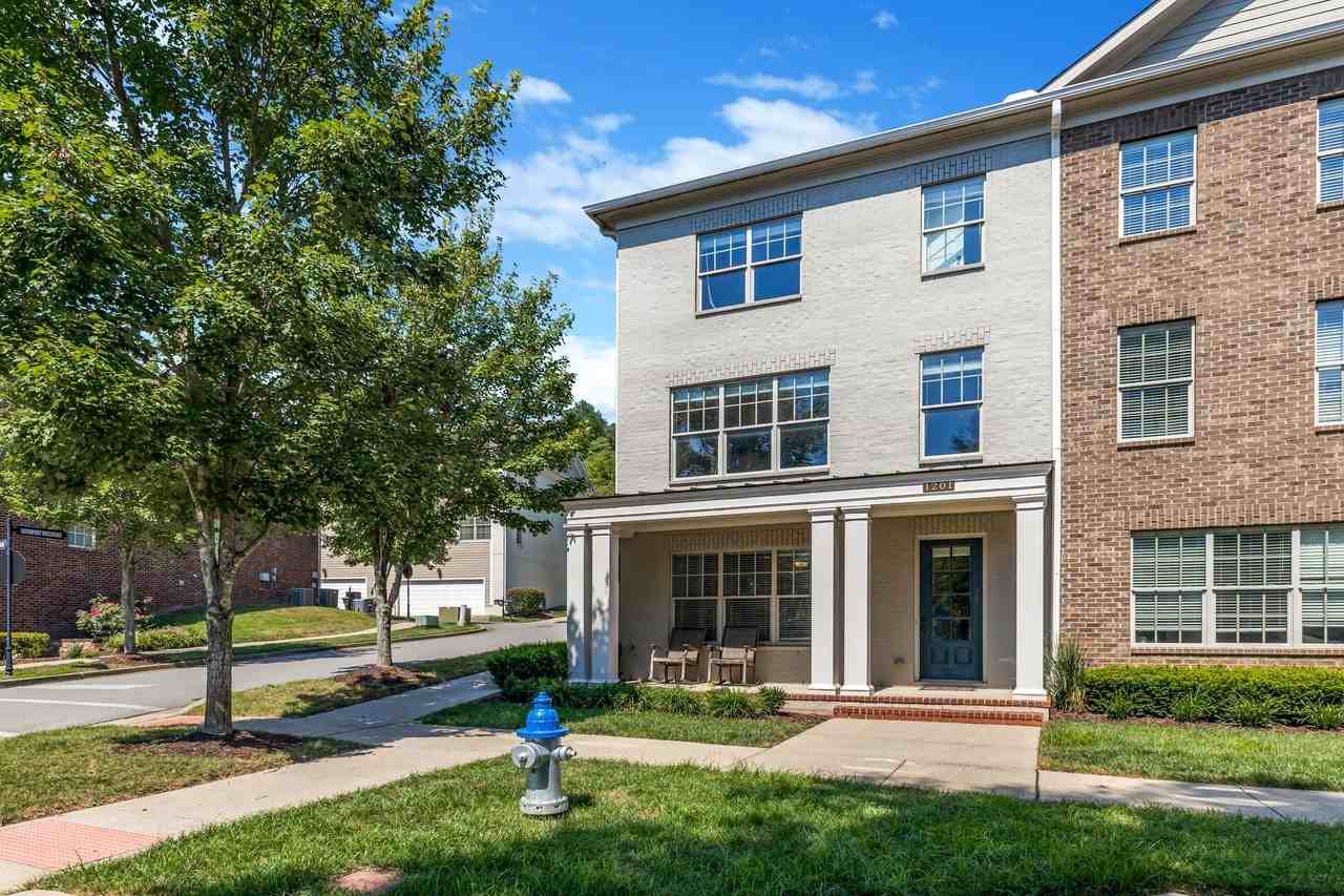 1201 Moher Blvd #1 - Photo 3 of 37