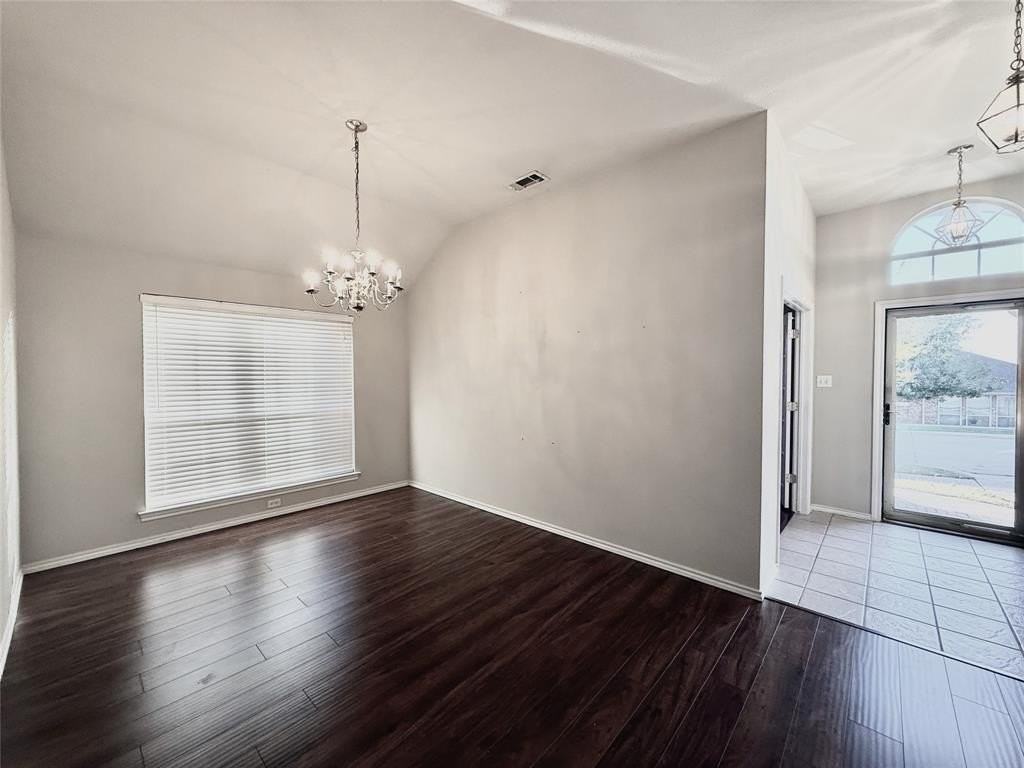 8832 Fayetteville Dr - Photo 3 of 20